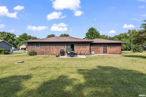 Exterior - 14358 Prairie Trl, Athens, IL 62613 photo 5 of 6