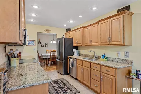 3806 Sugar Loaf Dr, Springfield, IL 62711 photo 9