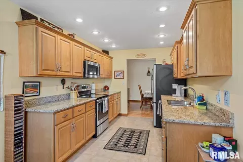 3806 Sugar Loaf Dr, Springfield, IL 62711 photo 8