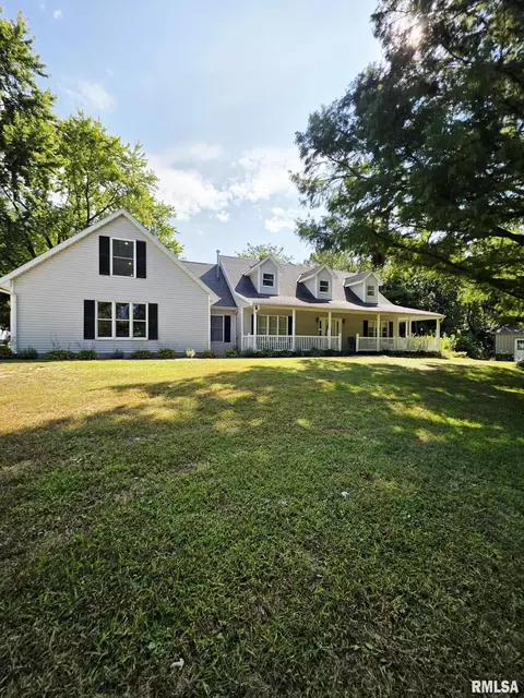 1017 Country Haven Ln, Quincy, IL 62305