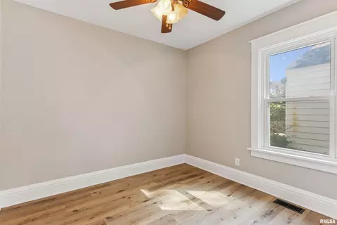 Bedroom - 209 E Spruce St, Springfield, IL 62704 photo 1 of 1