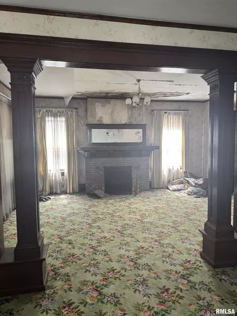 Living - 1915 S 6th St, Springfield, IL 62703 photo 1 of 1