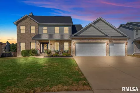 327 Aspen Dr, Chatham, IL 62629