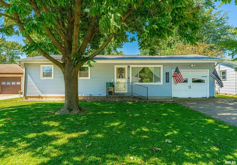 1033 N Madison St, Lincoln, IL 62656