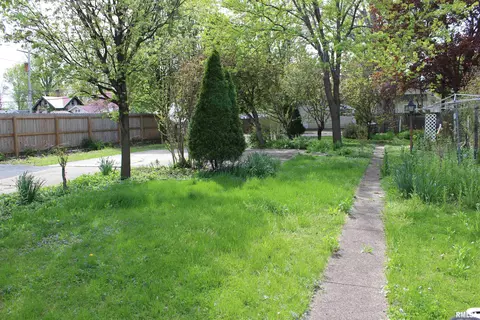 Exterior - 1509 S Macarthur Blvd, Springfield, IL 62704 photo 5 of 5