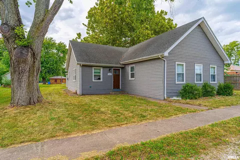 101 S Bogardus St, Elkhart, IL 62634