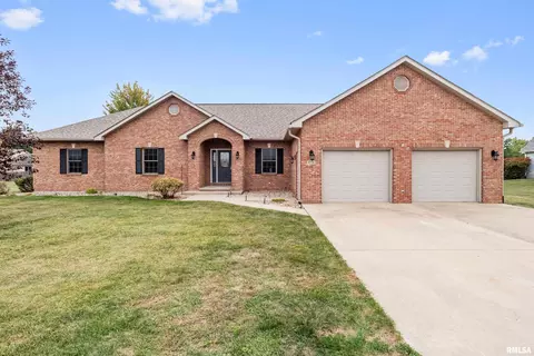 6716 Tower Heights Rd, Virden, IL 62690