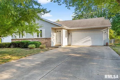 2318 Austin Dr, Springfield, IL 62704