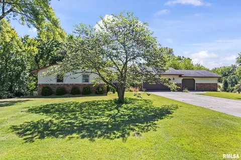 34 N Wind Ln, Cantrall, IL 62625