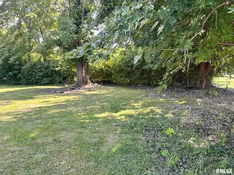 499 E Walnut St, Jacksonville, IL 62650