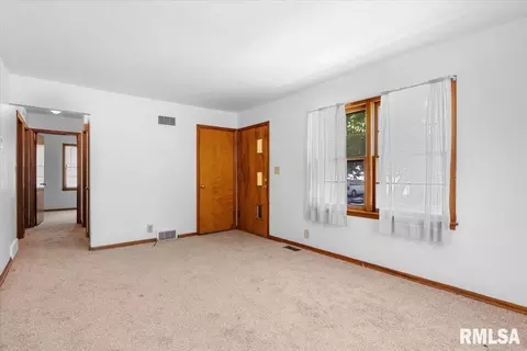 4 Midland Ct, Springfield, IL 62702 photo 8