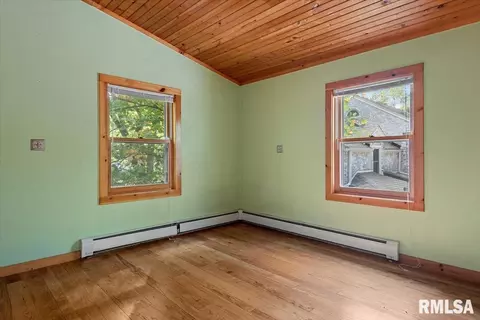 Bedroom - 2031 Outer Park Dr, Springfield, IL 62704 photo 12 of 13