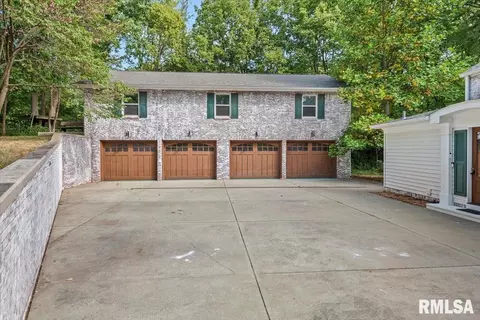 Exterior - 2031 Outer Park Dr, Springfield, IL 62704 photo 9 of 13