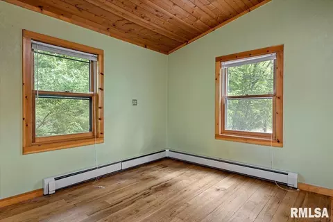 Bedroom - 2031 Outer Park Dr, Springfield, IL 62704 photo 10 of 13