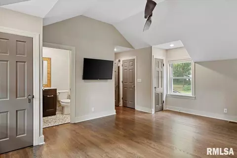 Bedroom - 2031 Outer Park Dr, Springfield, IL 62704 photo 3 of 13
