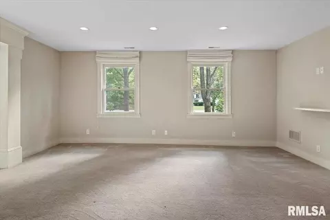 Bedroom - 2031 Outer Park Dr, Springfield, IL 62704 photo 1 of 13
