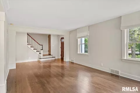 Living - 2031 Outer Park Dr, Springfield, IL 62704 photo 3 of 8