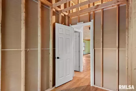 Entry Way - 2031 Outer Park Dr, Springfield, IL 62704 photo 7 of 7