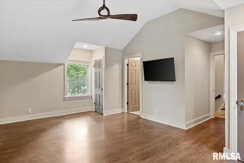 Bedroom - 2031 Outer Park Dr, Springfield, IL 62704 photo 2 of 13