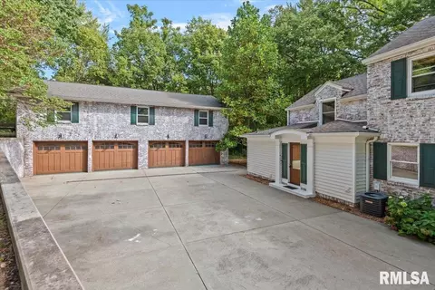 Exterior - 2031 Outer Park Dr, Springfield, IL 62704 photo 10 of 13