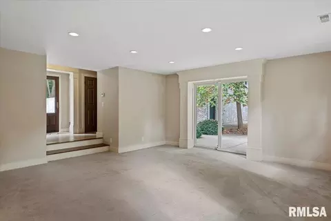 Living - 2031 Outer Park Dr, Springfield, IL 62704 photo 7 of 8