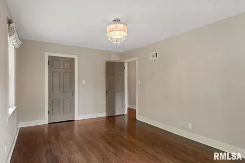 Bedroom - 2031 Outer Park Dr, Springfield, IL 62704 photo 5 of 13