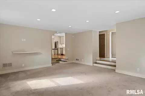 Living - 2031 Outer Park Dr, Springfield, IL 62704 photo 6 of 8
