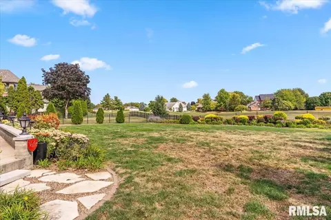 Exterior - 4712 Bears Paw Ct, Springfield, IL 62711 photo 5 of 11