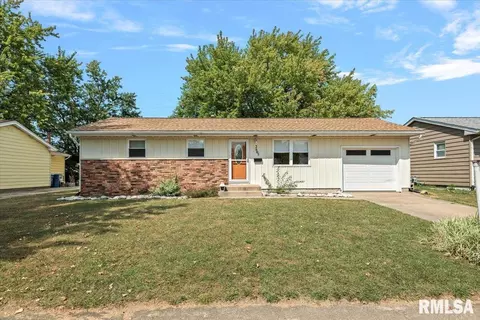 2605 Sherborn Rd, Springfield, IL 62702