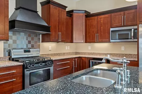 Kitchen - 3704 Crystal Spring Dr, Springfield, IL 62711 photo 2 of 4