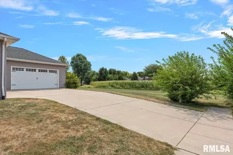 Exterior - 3704 Crystal Spring Dr, Springfield, IL 62711 photo 6 of 11