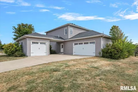 Exterior - 3704 Crystal Spring Dr, Springfield, IL 62711 photo 7 of 11
