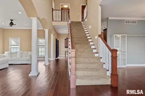 Entry Way - 3704 Crystal Spring Dr, Springfield, IL 62711 photo 1 of 4