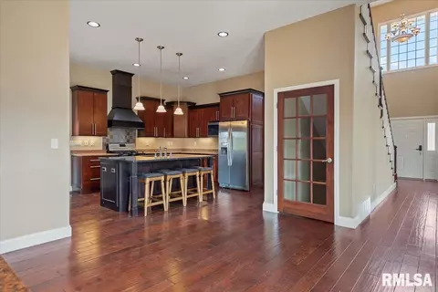 Entry Way - 3704 Crystal Spring Dr, Springfield, IL 62711 photo 2 of 4