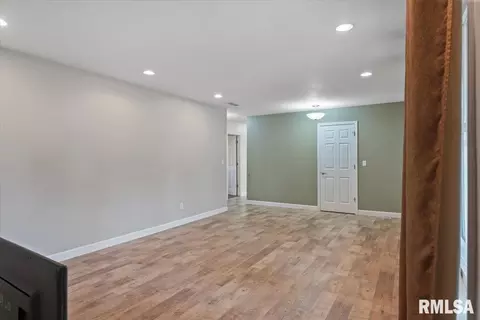 9 Acadia Ct, Springfield, IL 62712 photo 8