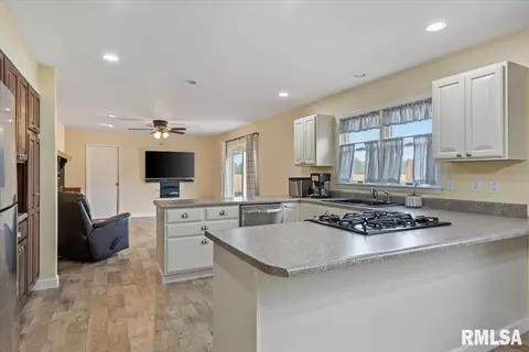 9 Acadia Ct, Springfield, IL 62712 photo 12
