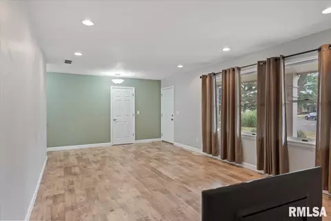 9 Acadia Ct, Springfield, IL 62712 photo 7