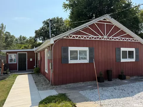 240 E Cross St, Winchester, IL 62694
