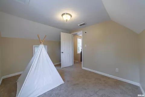 Bedroom - 325 E Columbus St, Columbus, IL 62320 photo 7 of 8