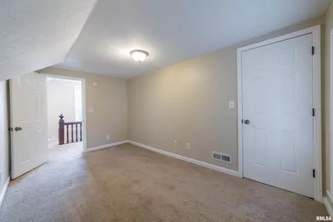 Bedroom - 325 E Columbus St, Columbus, IL 62320 photo 3 of 8
