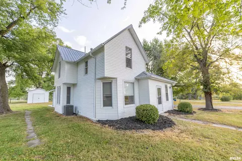 325 E Columbus St, Columbus, IL 62320