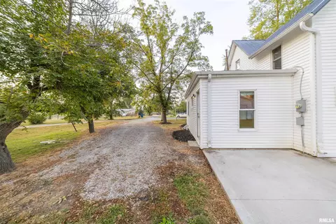 Exterior - 325 E Columbus St, Columbus, IL 62320 photo 7 of 7
