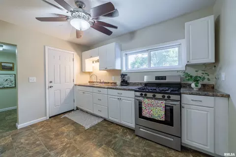 Kitchen - 325 E Columbus St, Columbus, IL 62320 photo 1 of 1