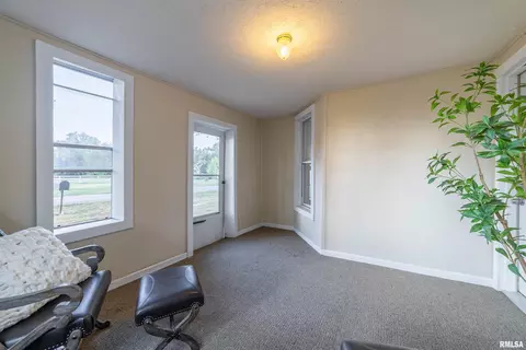 Exterior - 325 E Columbus St, Columbus, IL 62320 photo 2 of 7