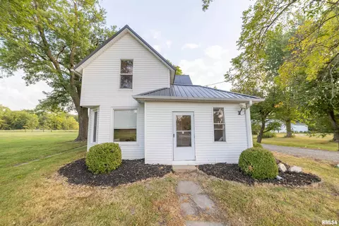 Exterior - 325 E Columbus St, Columbus, IL 62320 photo 3 of 7