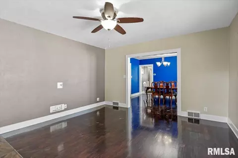 2061 N 20th St, Springfield, IL 62702 photo 5