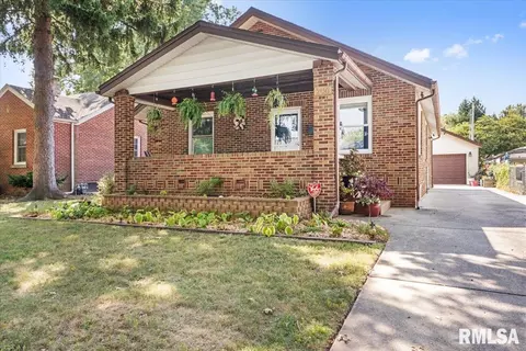 2061 N 20th St, Springfield, IL 62702