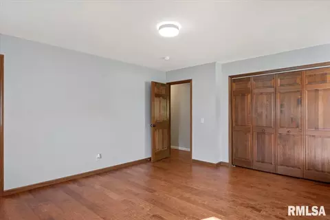 Bedroom - 1060 Lenhart Rd, Springfield, IL 62711 photo 2 of 7