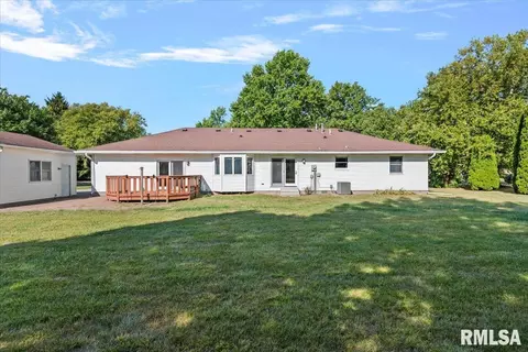 Exterior - 1060 Lenhart Rd, Springfield, IL 62711 photo 3 of 6