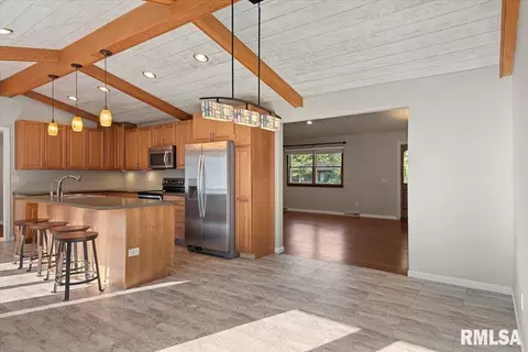 Kitchen - 1060 Lenhart Rd, Springfield, IL 62711 photo 2 of 6